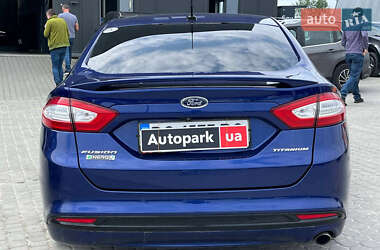 Седан Ford Fusion 2015 в 