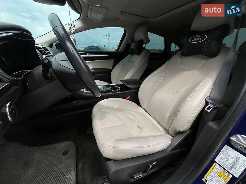Седан Ford Fusion 2015 в Львове