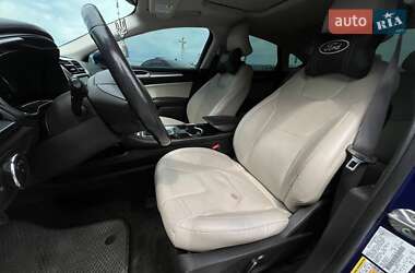 Седан Ford Fusion 2015 в 