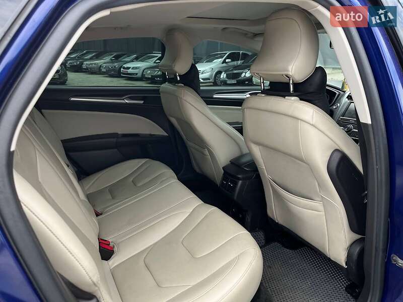 Седан Ford Fusion 2015 в Львове