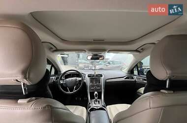 Седан Ford Fusion 2015 в 