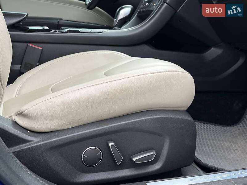 Седан Ford Fusion 2015 в Львове