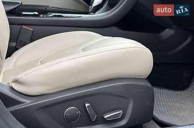 Седан Ford Fusion 2015 в 