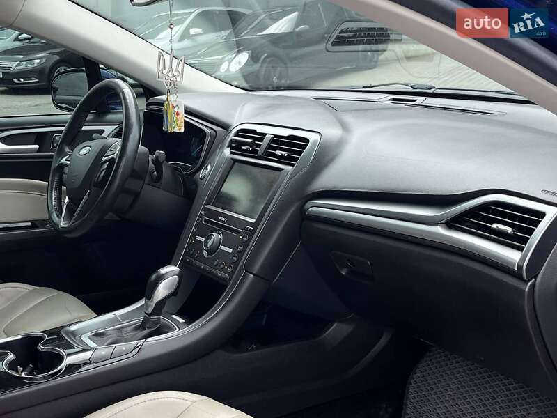 Седан Ford Fusion 2015 в Львове