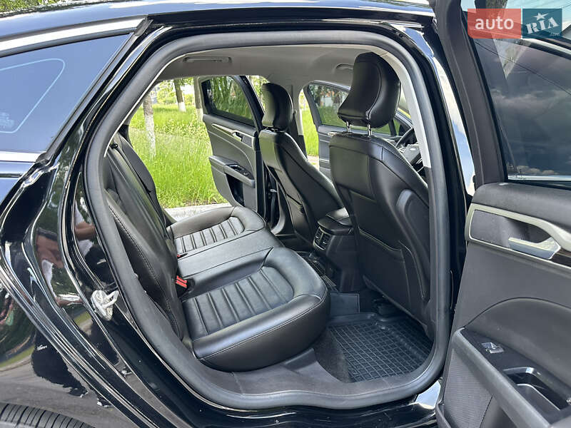 Седан Ford Fusion 2015 в Виннице