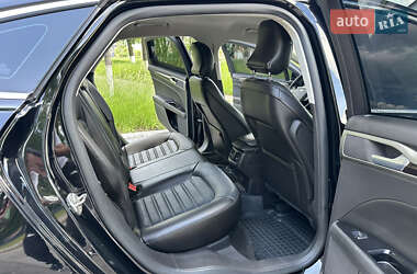 Седан Ford Fusion 2015 в 