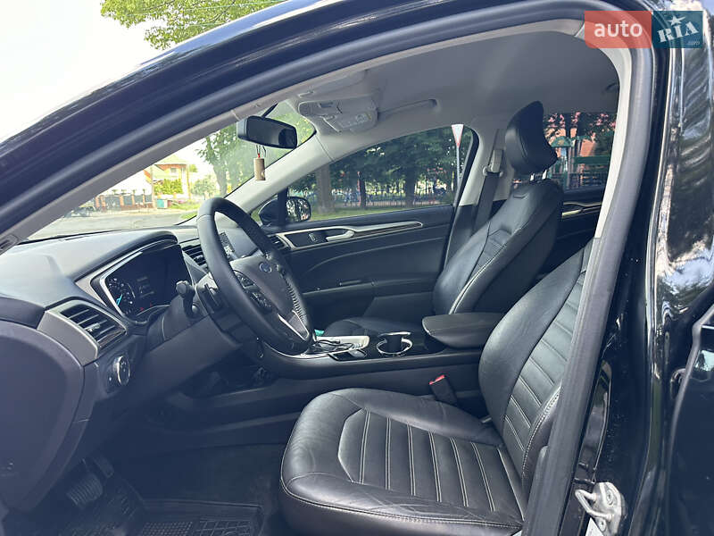 Седан Ford Fusion 2015 в Виннице