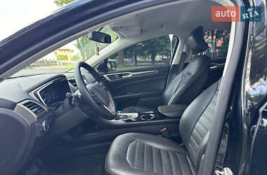 Седан Ford Fusion 2015 в 