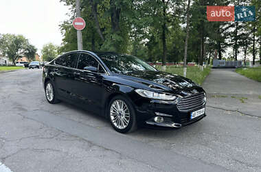 Седан Ford Fusion 2015 в 