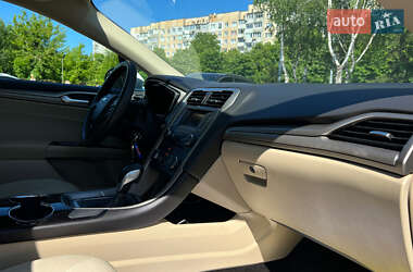 Седан Ford Fusion 2014 в 