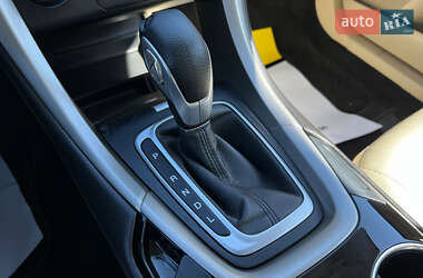 Седан Ford Fusion 2014 в 