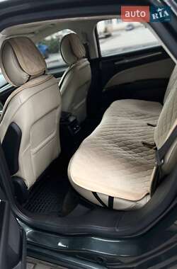 Седан Ford Fusion 2014 в 