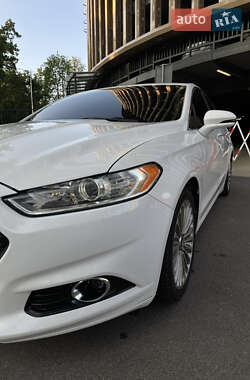 Седан Ford Fusion 2014 в 