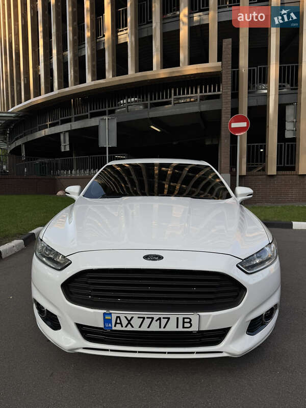 Седан Ford Fusion 2014 в 