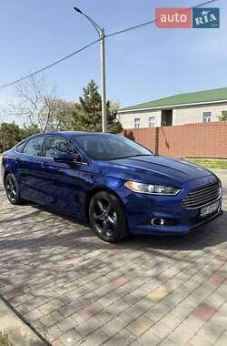 Седан Ford Fusion 2015 в 