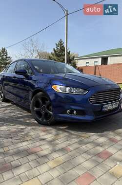 Седан Ford Fusion 2015 в 