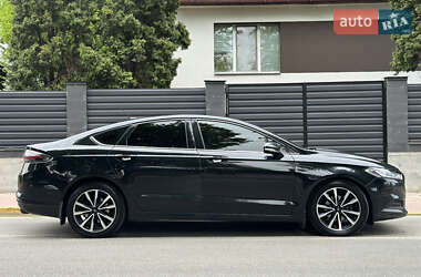 Седан Ford Fusion 2015 в 