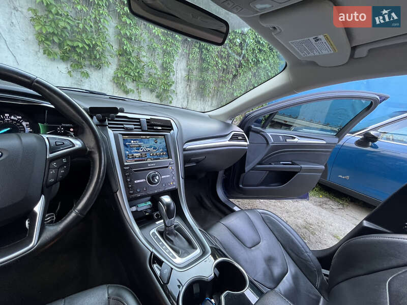 Седан Ford Fusion 2015 в Обухове