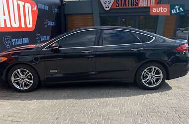 Седан Ford Fusion 2015 в 