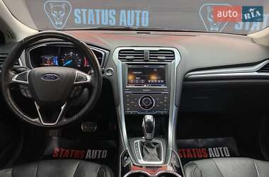Седан Ford Fusion 2015 в 