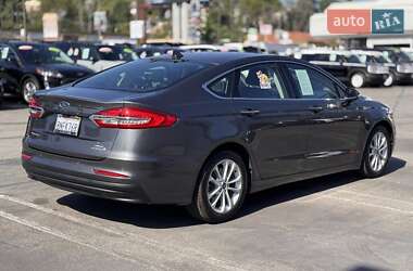 Седан Ford Fusion 2019 в 