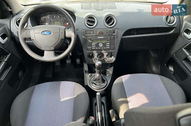 Хэтчбек Ford Fusion 2008 в 