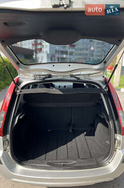 Хэтчбек Ford Fusion 2008 в 