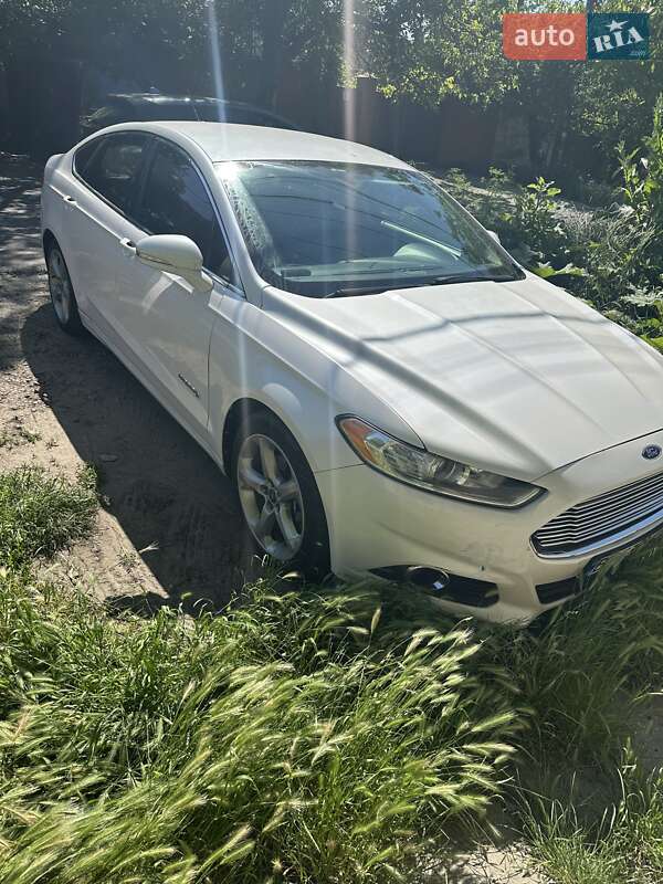 Седан Ford Fusion 2012 в 