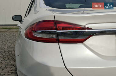 Седан Ford Fusion 2017 в 