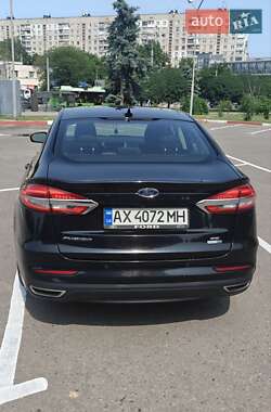 Седан Ford Fusion 2019 в 