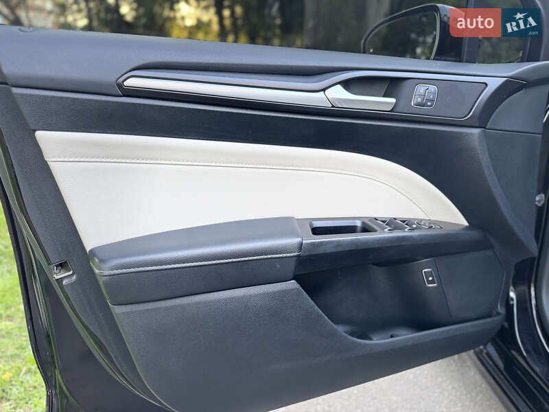 Седан Ford Fusion 2017 в Полтаві