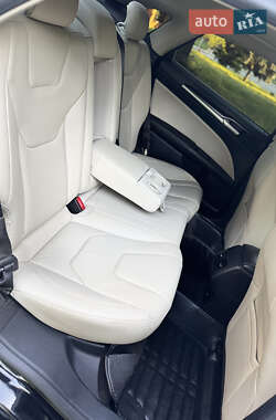 Седан Ford Fusion 2017 в 