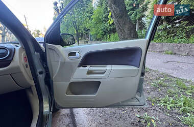 Хэтчбек Ford Fusion 2008 в 