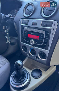 Хэтчбек Ford Fusion 2008 в 