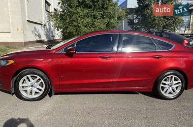 Седан Ford Fusion 2015 в 