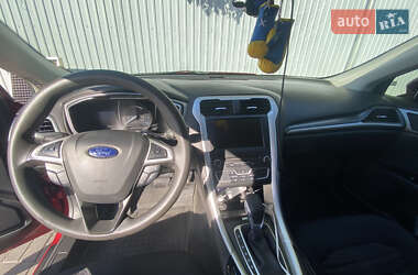 Седан Ford Fusion 2015 в 