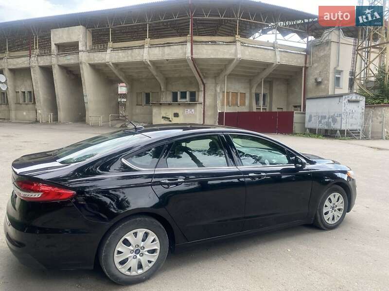 Седан Ford Fusion 2019 в Тернополі