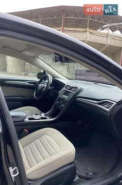 Седан Ford Fusion 2019 в 