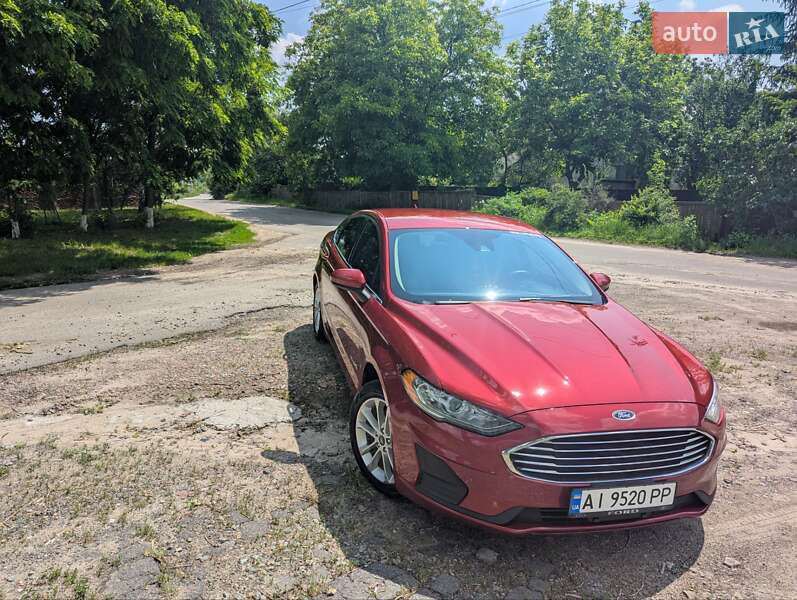 Седан Ford Fusion 2019 в Ирпене