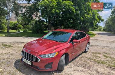 Седан Ford Fusion 2019 в 