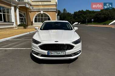 Седан Ford Fusion 2016 в 