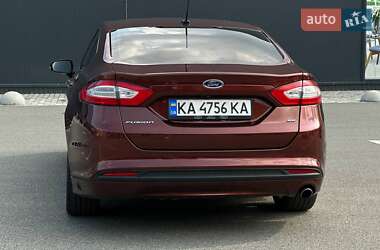 Седан Ford Fusion 2015 в 