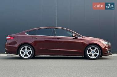 Седан Ford Fusion 2015 в 
