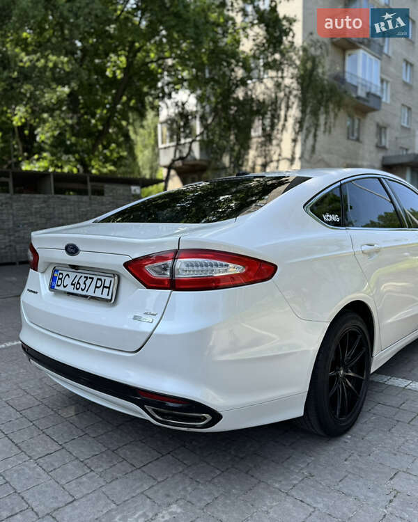 Седан Ford Fusion 2013 в Львове