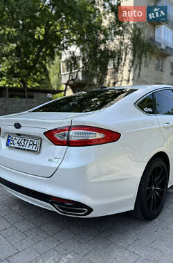 Седан Ford Fusion 2013 в 