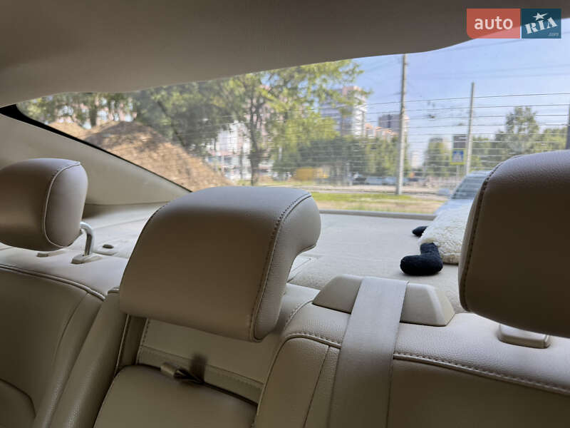 Седан Ford Fusion 2013 в Львове