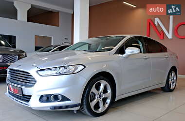 Седан Ford Fusion 2016 в 