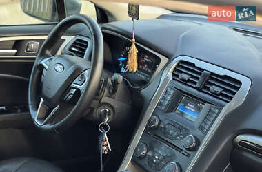 Седан Ford Fusion 2014 в 