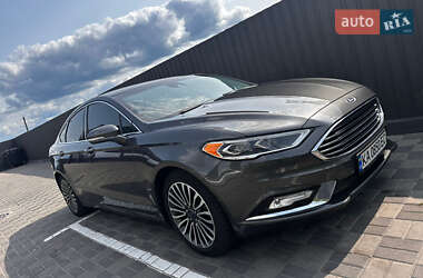 Седан Ford Fusion 2016 в 