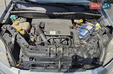 Хэтчбек Ford Fusion 2005 в 